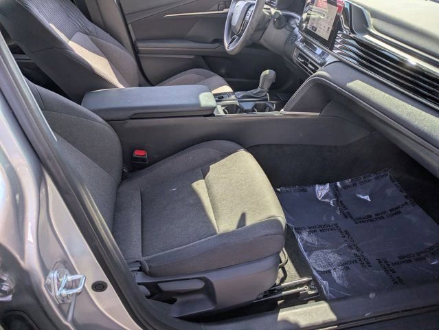 Used 2025 Toyota Camry LE image 32