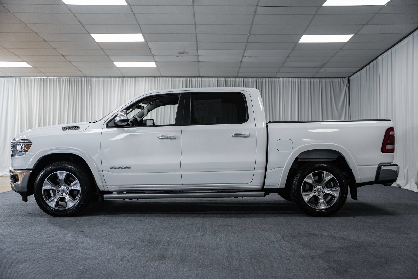 Used 2022 RAM 1500 Laramie AWD/4WD image 4