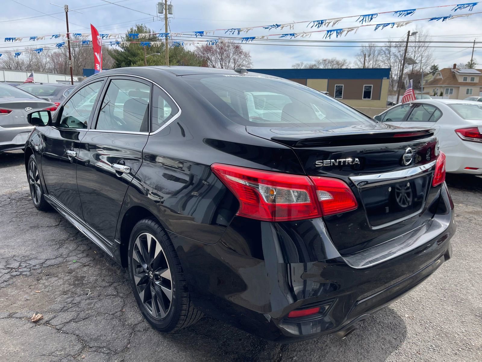 Used 2019 Nissan Sentra SR image 4