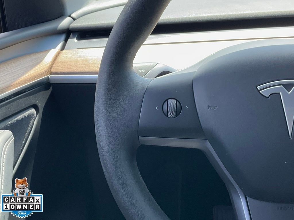 Used 2025 Tesla Model Y Long Range AWD/4WD image 38
