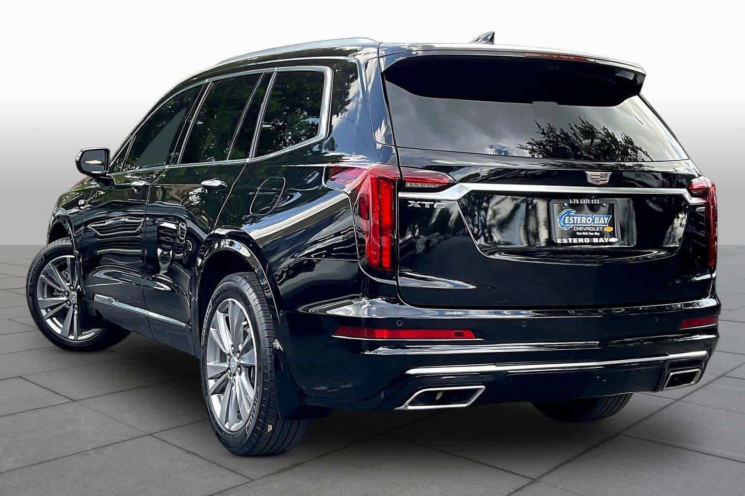 Used 2022 Cadillac XT6 Premium Luxury w/ Technology Package image 12