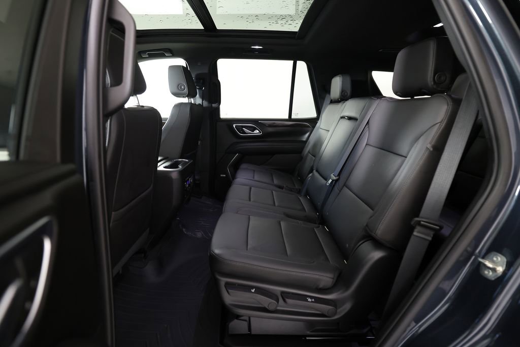 Used 2021 Chevrolet Tahoe LT w/ LT Signature Package RWD image 18