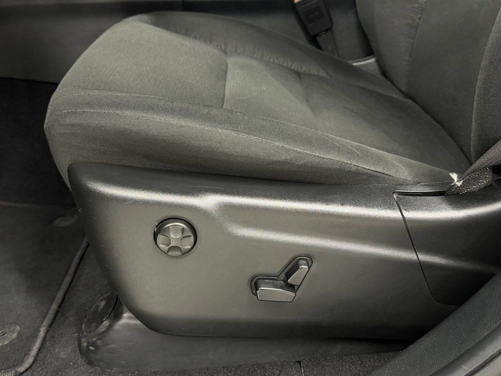 Used 2025 Dodge Durango GT AWD/4WD image 12
