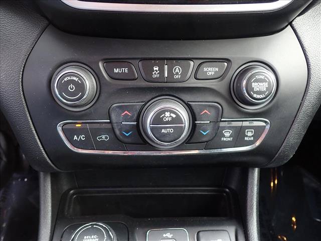 Used 2019 Jeep Cherokee Limited w/ Trailer Tow Group AWD/4WD image 20