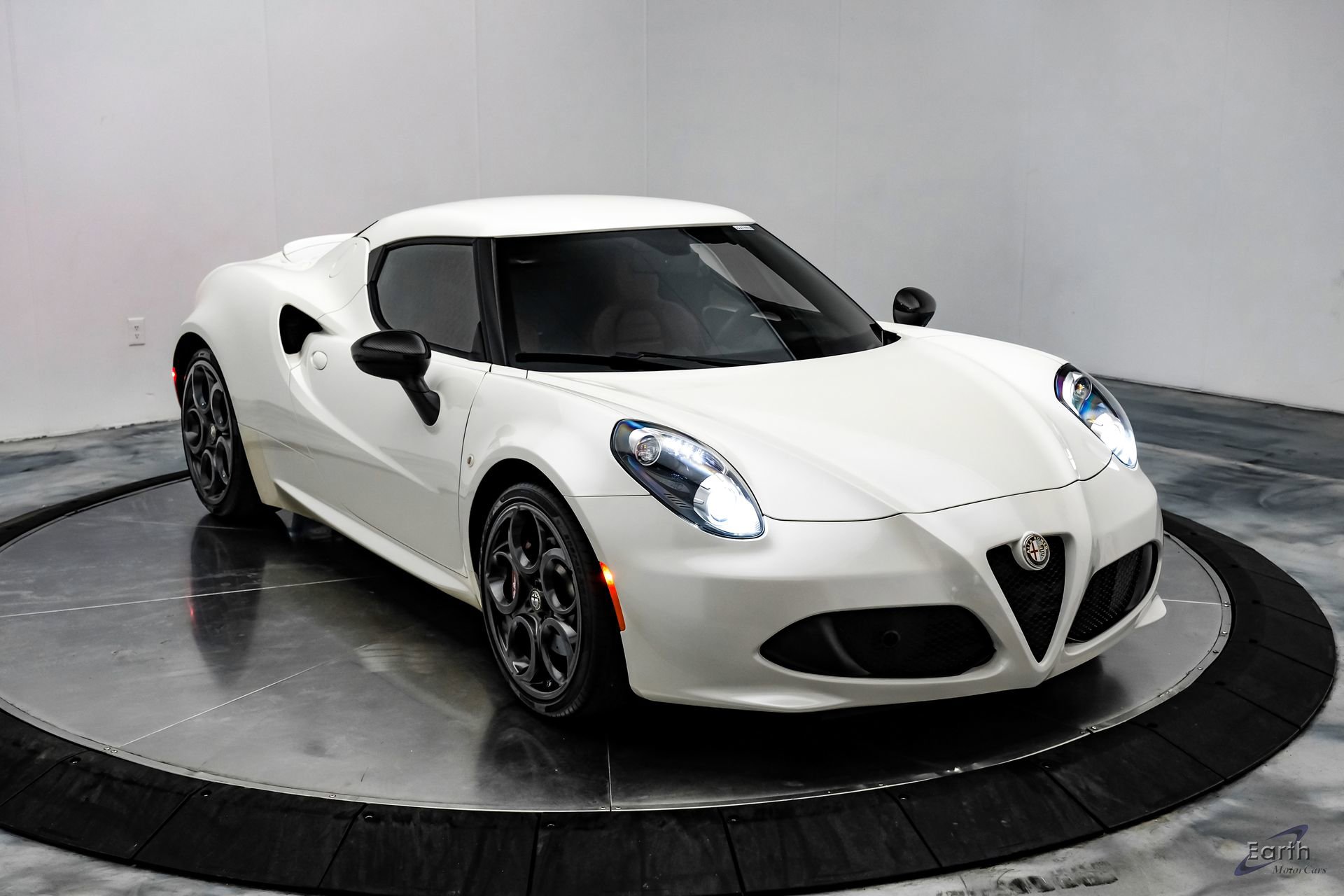 Used 2015 Alfa Romeo 4C Coupe w/ Leather Interior Group RWD image 24