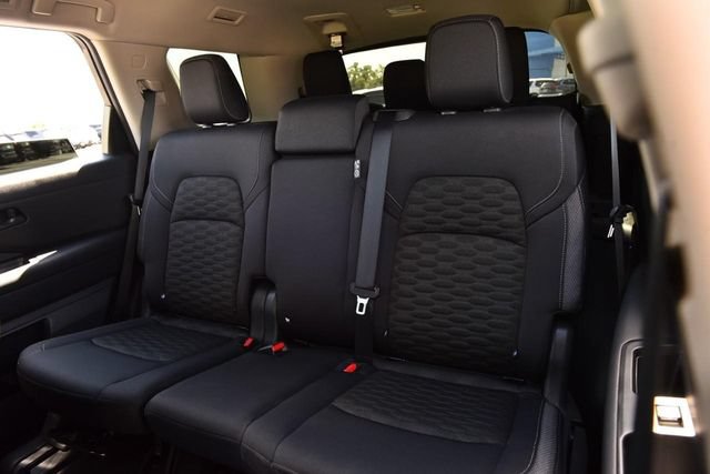 Used 2024 Nissan Pathfinder S AWD/4WD image 21