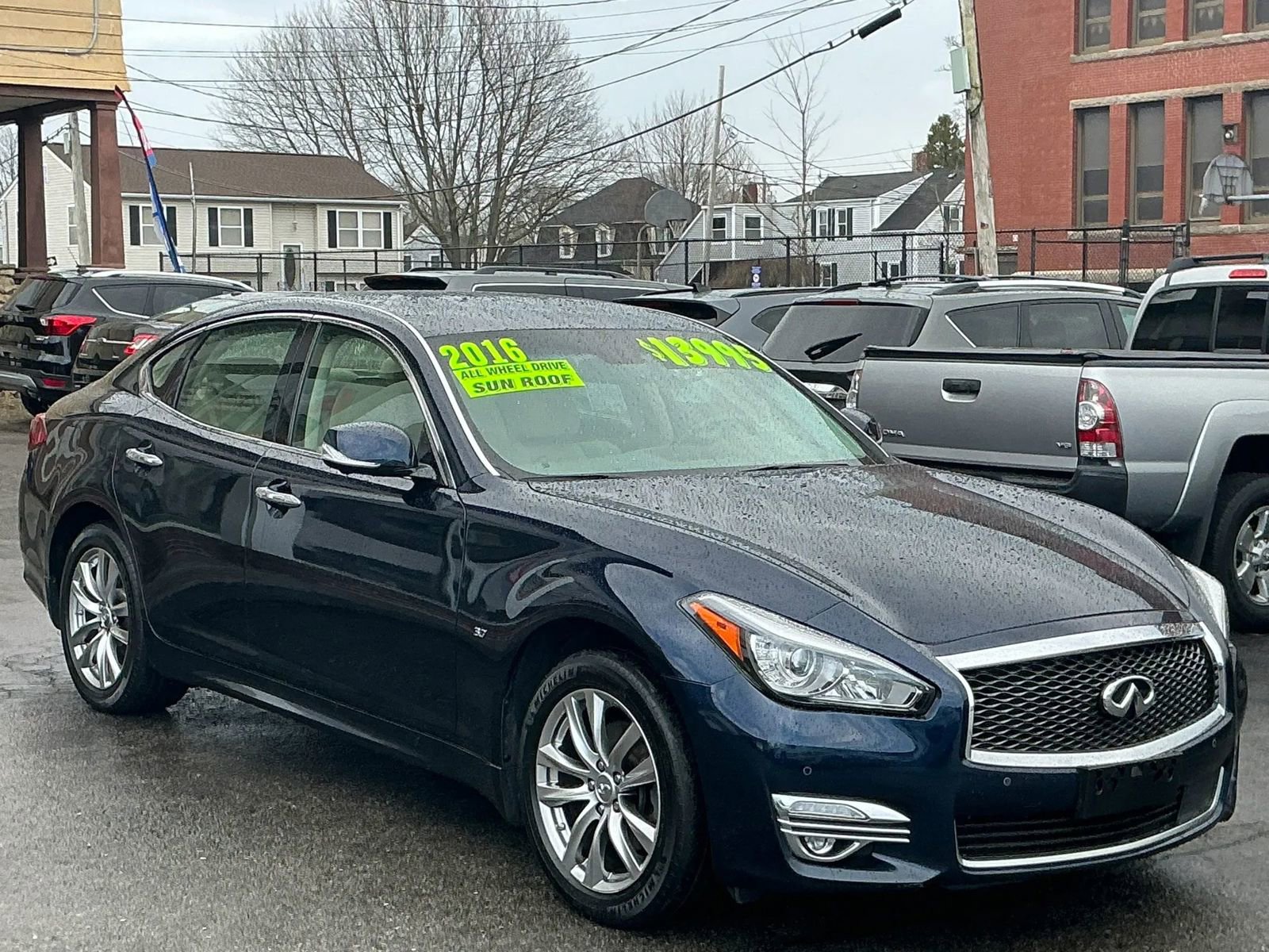 Used 2016 INFINITI Q70 3.7 w/ Technology Package AWD/4WD image 3