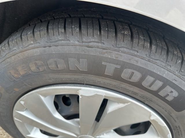 Used 2021 Nissan Versa S image 8