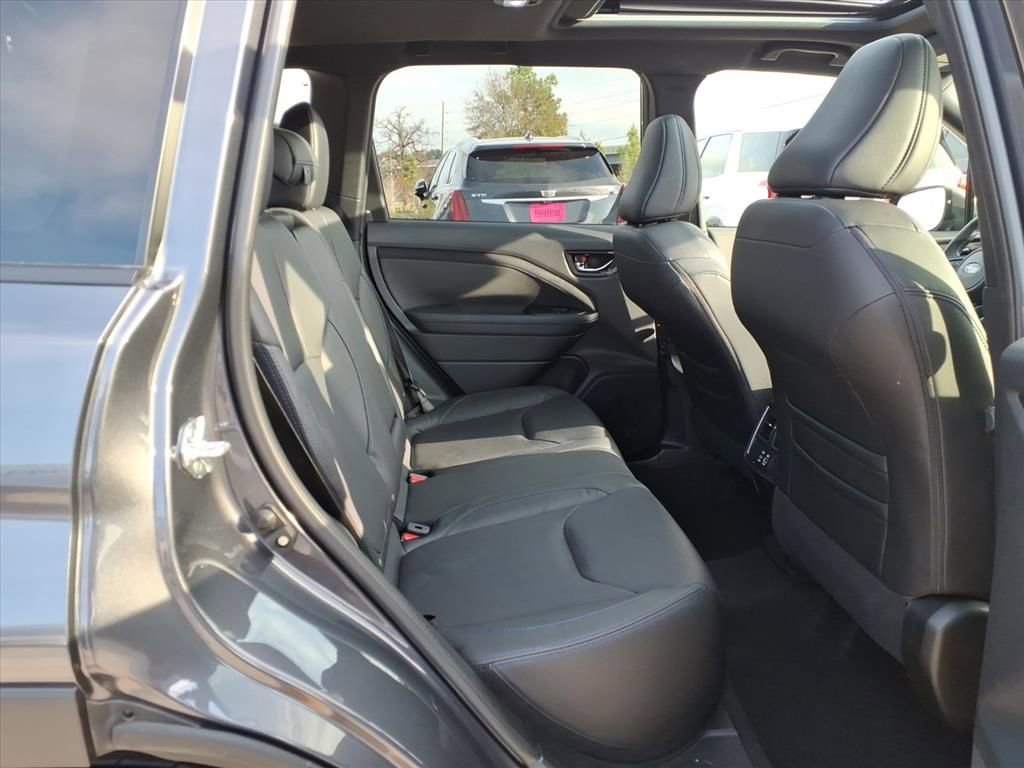 Used 2025 Subaru Forester Limited image 15
