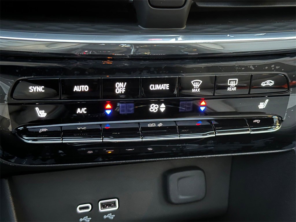 New 2026 Buick Encore GX Avenir w/ Avenir Technology Package image 28