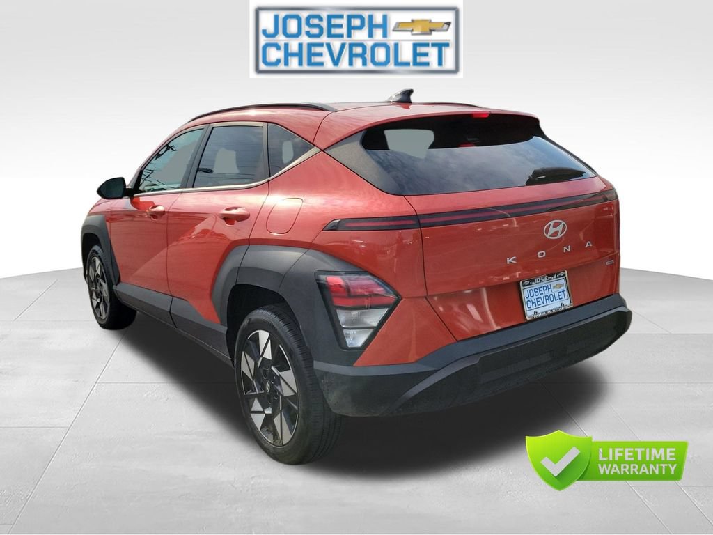 Used 2024 Hyundai Kona SEL AWD/4WD image 3