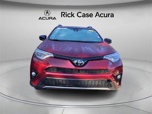 Used 2018 Toyota RAV4 SE image 3