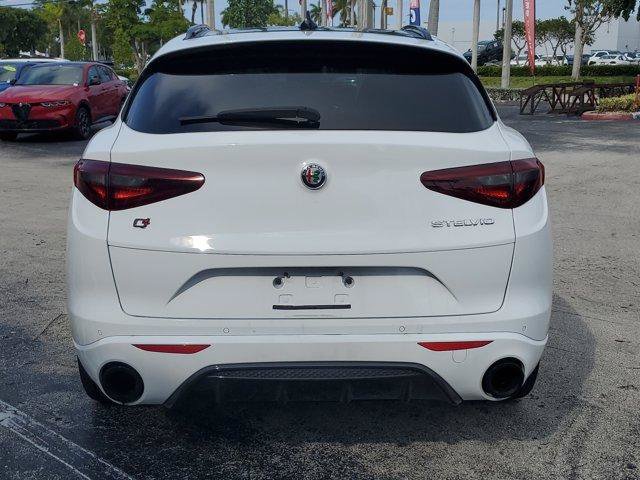 Used 2022 Alfa Romeo Stelvio Veloce AWD/4WD image 6