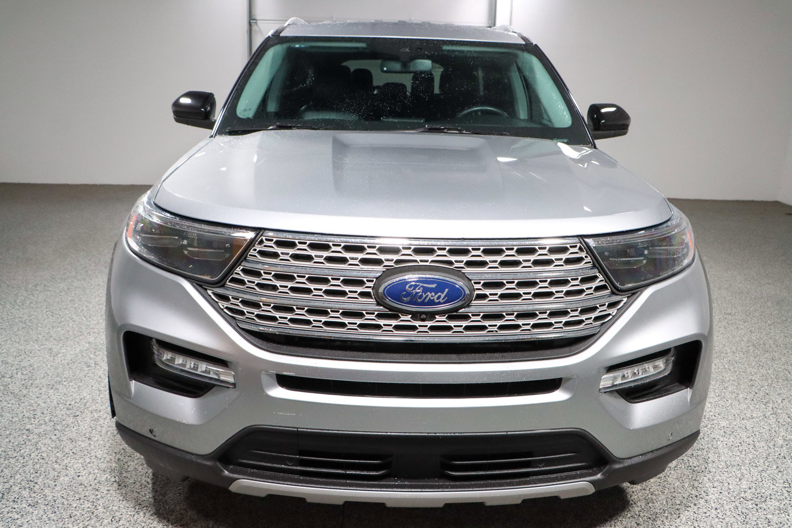 Used 2023 Ford Explorer Limited AWD/4WD image 4
