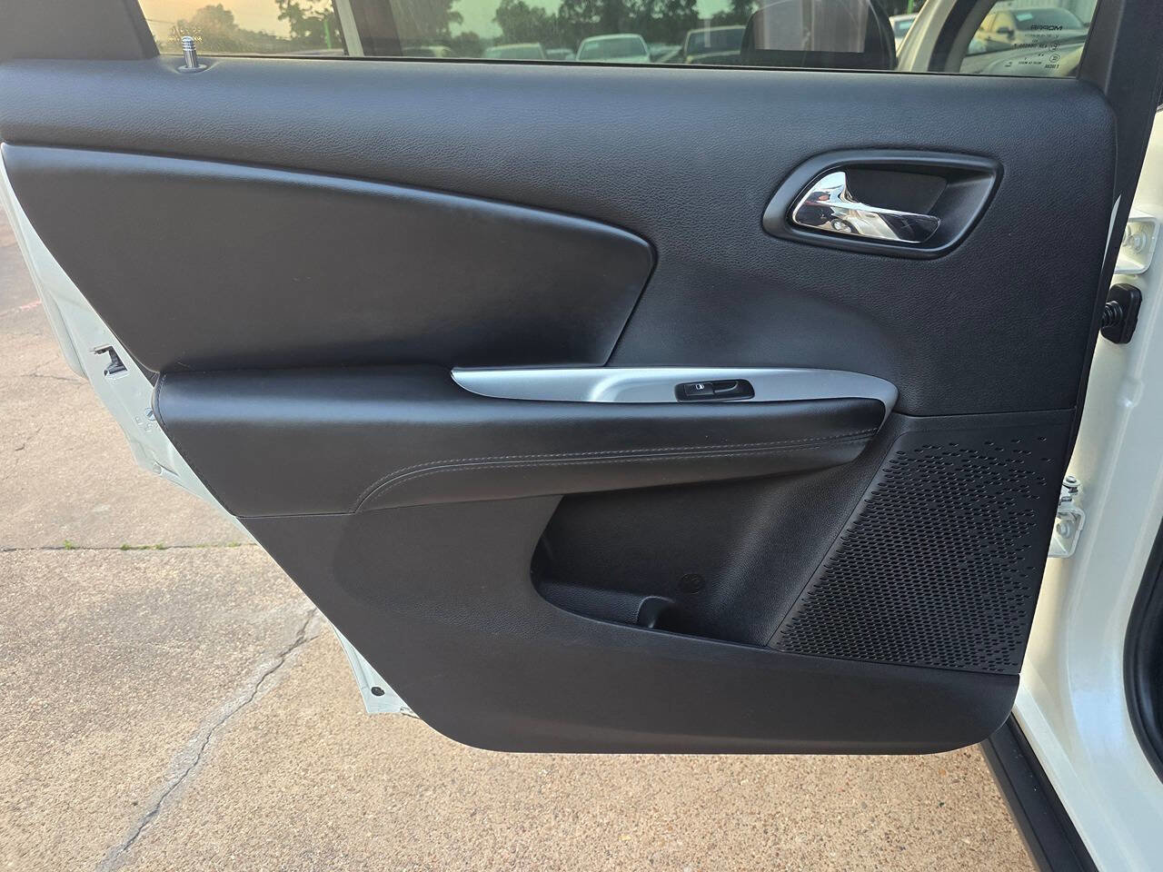 Used 2016 Dodge Journey SXT image 17