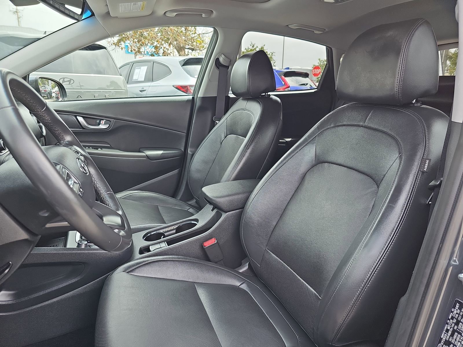 Used 2022 Hyundai Kona Limited FWD image 14