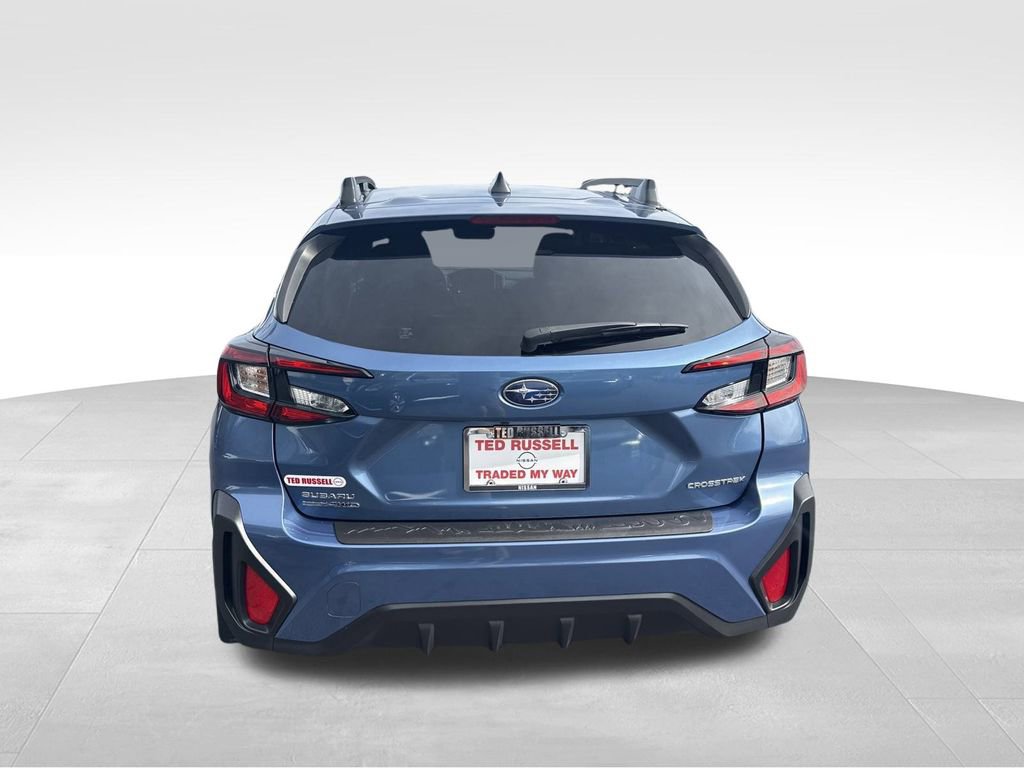 Used 2024 Subaru Crosstrek 2.0i Premium image 4