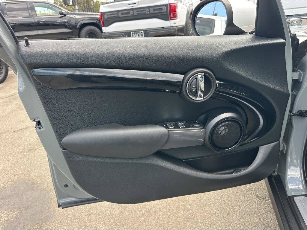 Used 2020 MINI Cooper S w/ Signature Upholstery Package FWD image 15
