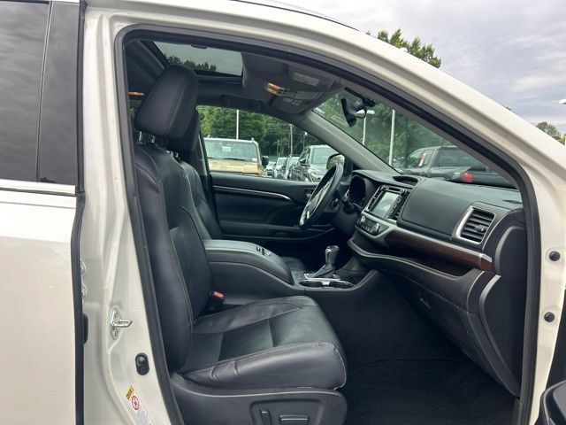 Used 2014 Toyota Highlander Limited FWD image 18