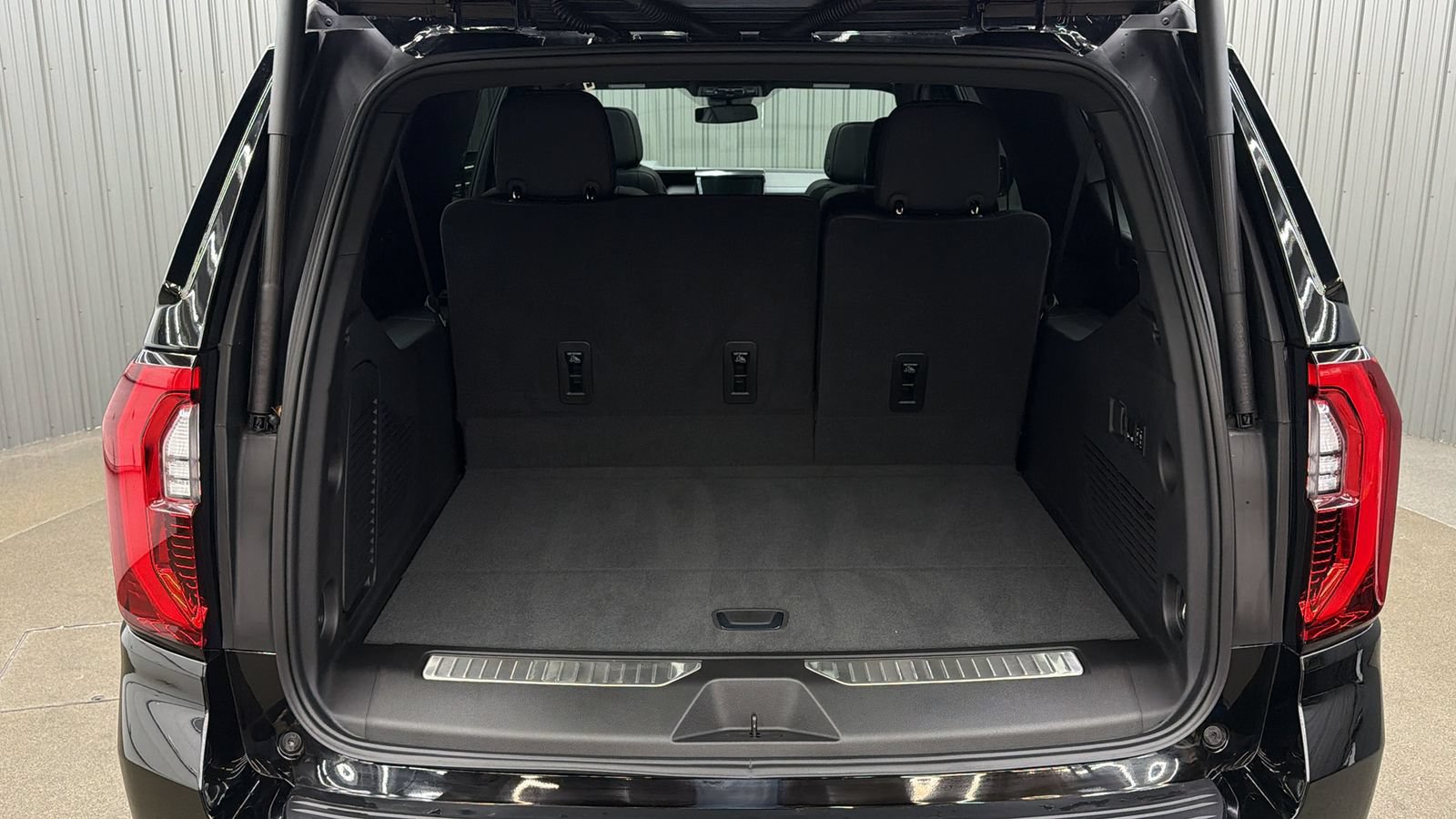Used 2026 GMC Yukon XL Denali w/ Sun & Power Step Package AWD/4WD image 13