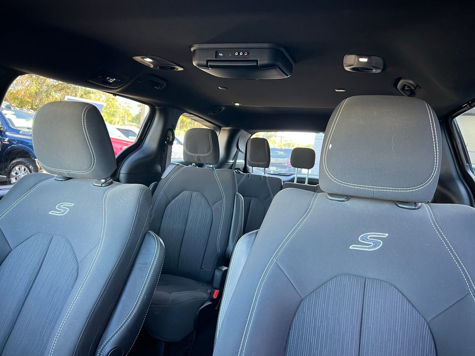 Used 2019 Chrysler Pacifica Touring Plus w/ S Appearance Package image 27