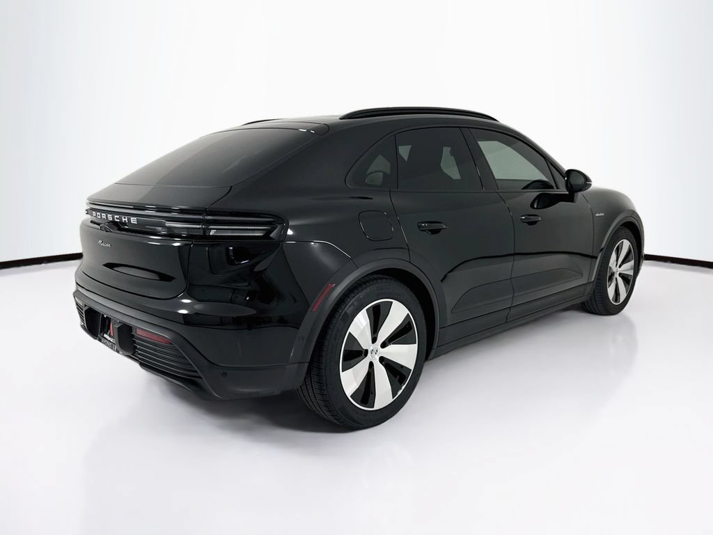 Certified 2025 Porsche Macan Electric RWD image 9