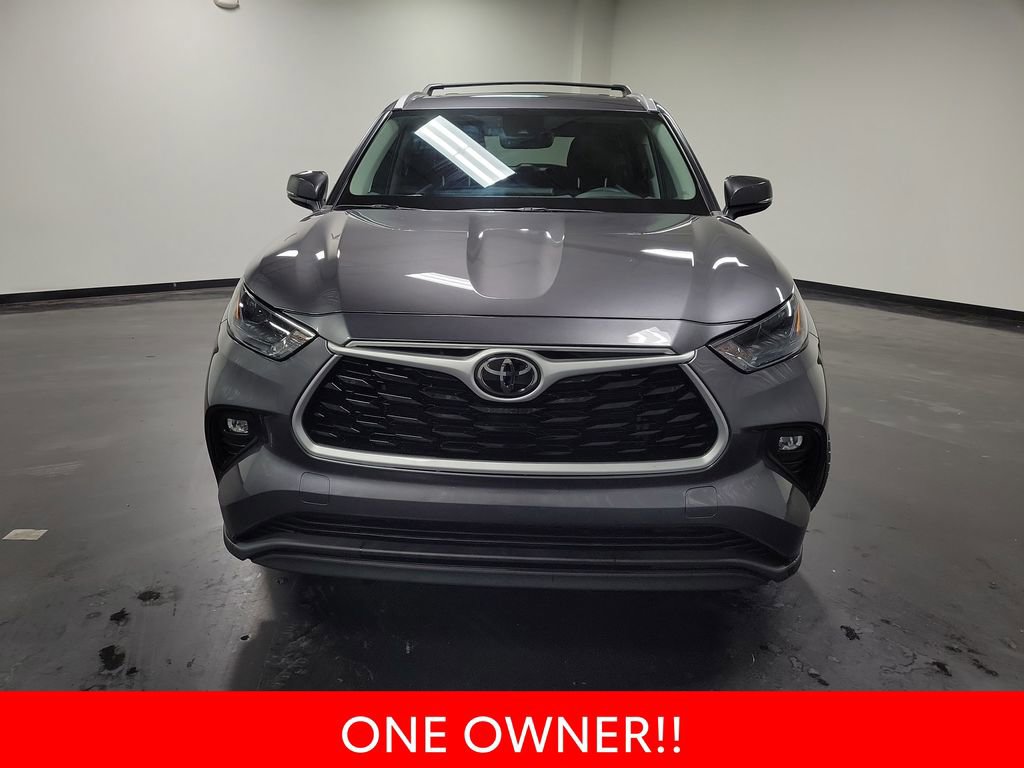 Used 2024 Toyota Highlander XLE image 3