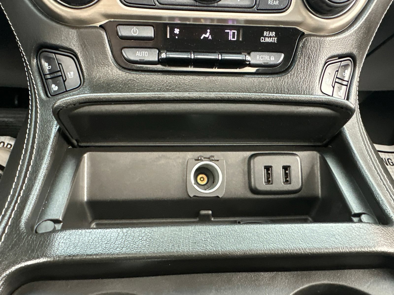Used 2019 GMC Yukon Denali w/ Denali Ultimate Black Edition AWD/4WD image 72