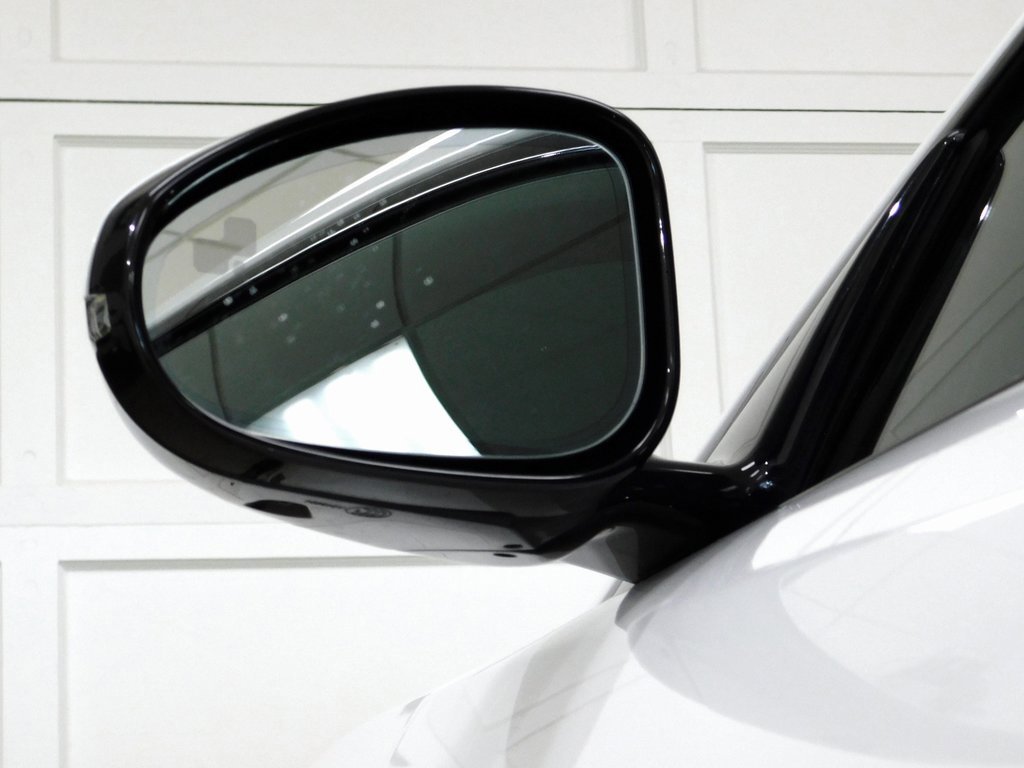 Used 2015 Jaguar F-TYPE R image 33