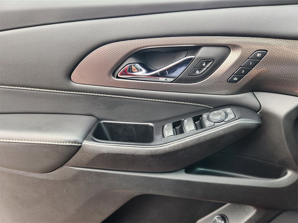 Used 2023 Chevrolet Traverse Premier image 26