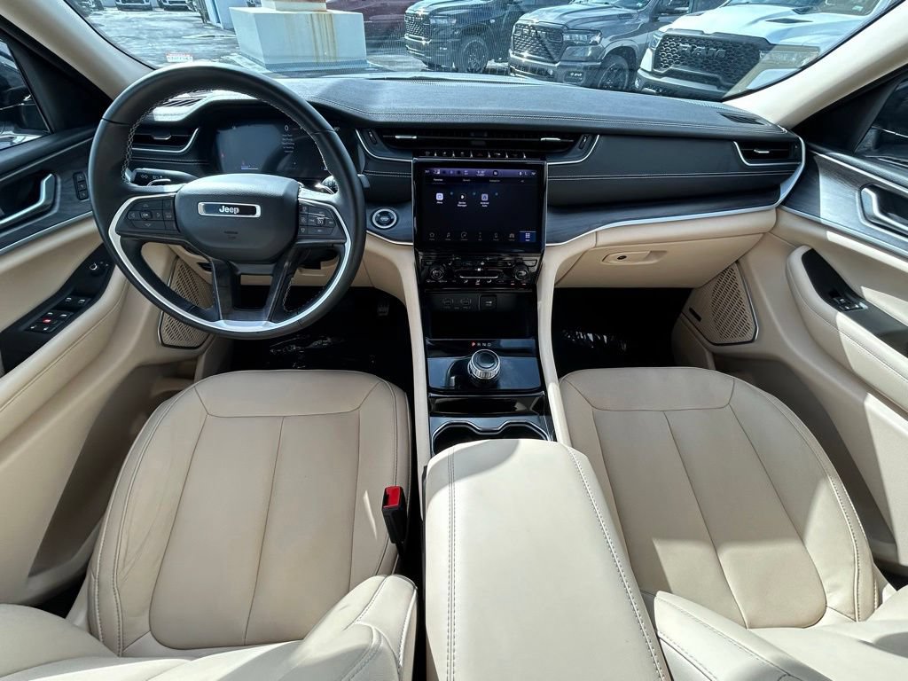Certified 2022 Jeep Grand Cherokee L Limited RWD image 10
