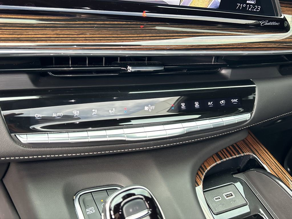 Certified 2024 Cadillac Escalade Premium Luxury image 26