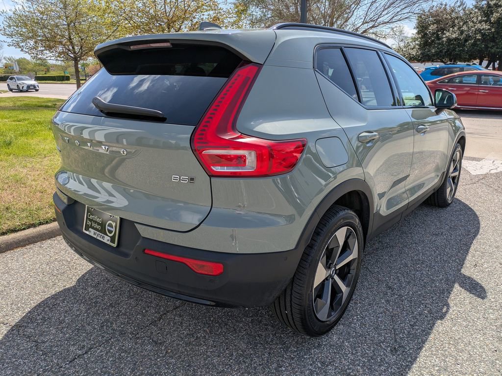 Certified 2023 Volvo XC40 B5 Plus w/ Driver Assist Package image 4