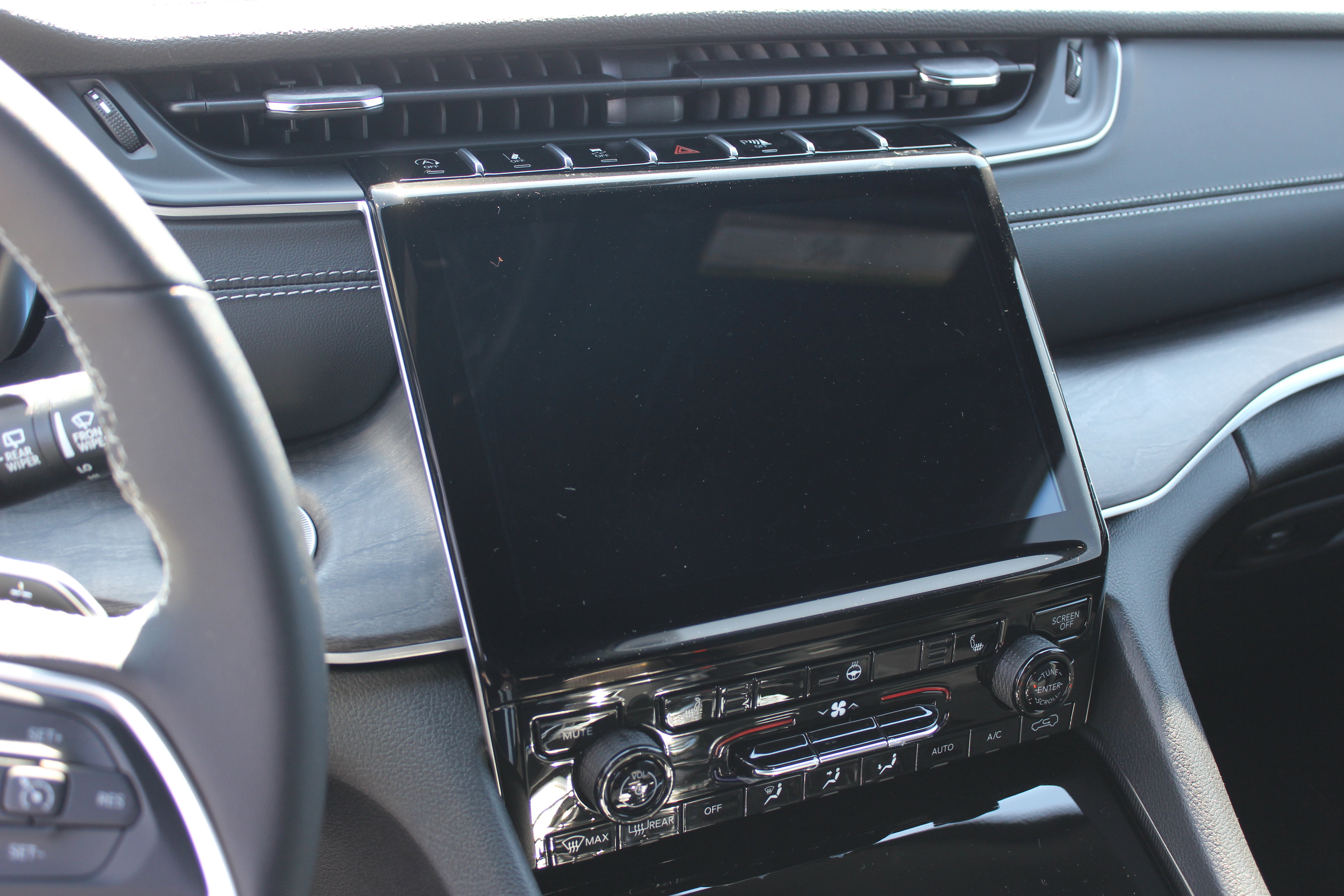 New 2025 Jeep Grand Cherokee L Limited image 25