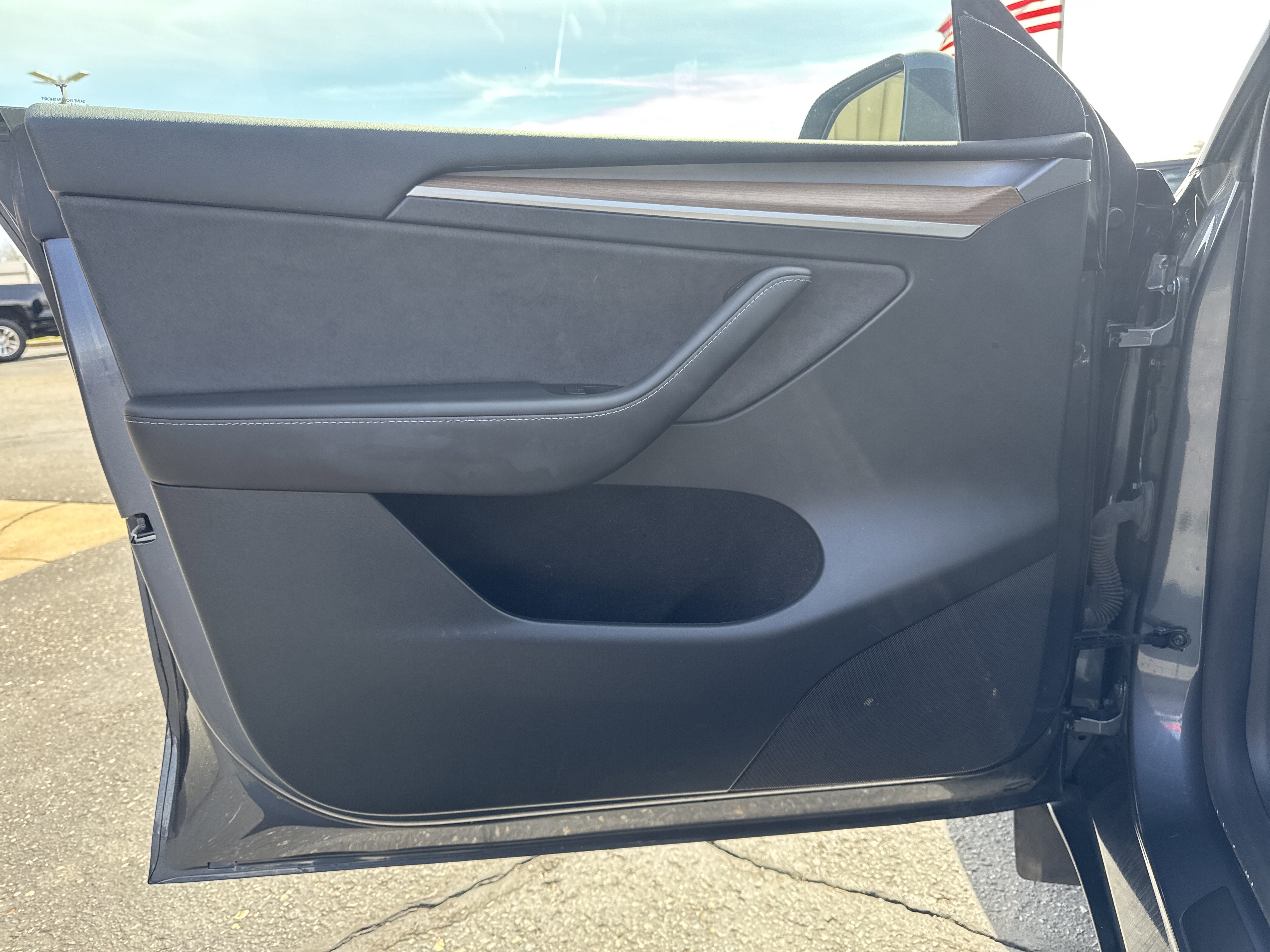 Used 2023 Tesla Model Y Long Range image 12