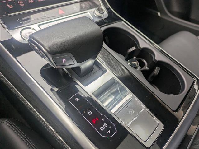 Used 2019 Audi Q8 Prestige w/ Luxury Package image 12