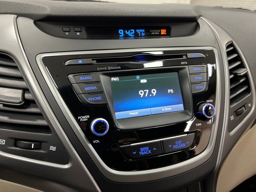 Used 2015 Hyundai Elantra Limited FWD image 21