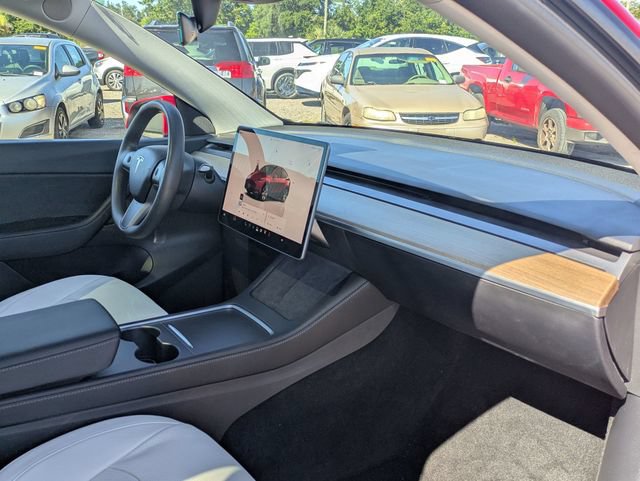 Used 2022 Tesla Model Y Long Range AWD/4WD image 30