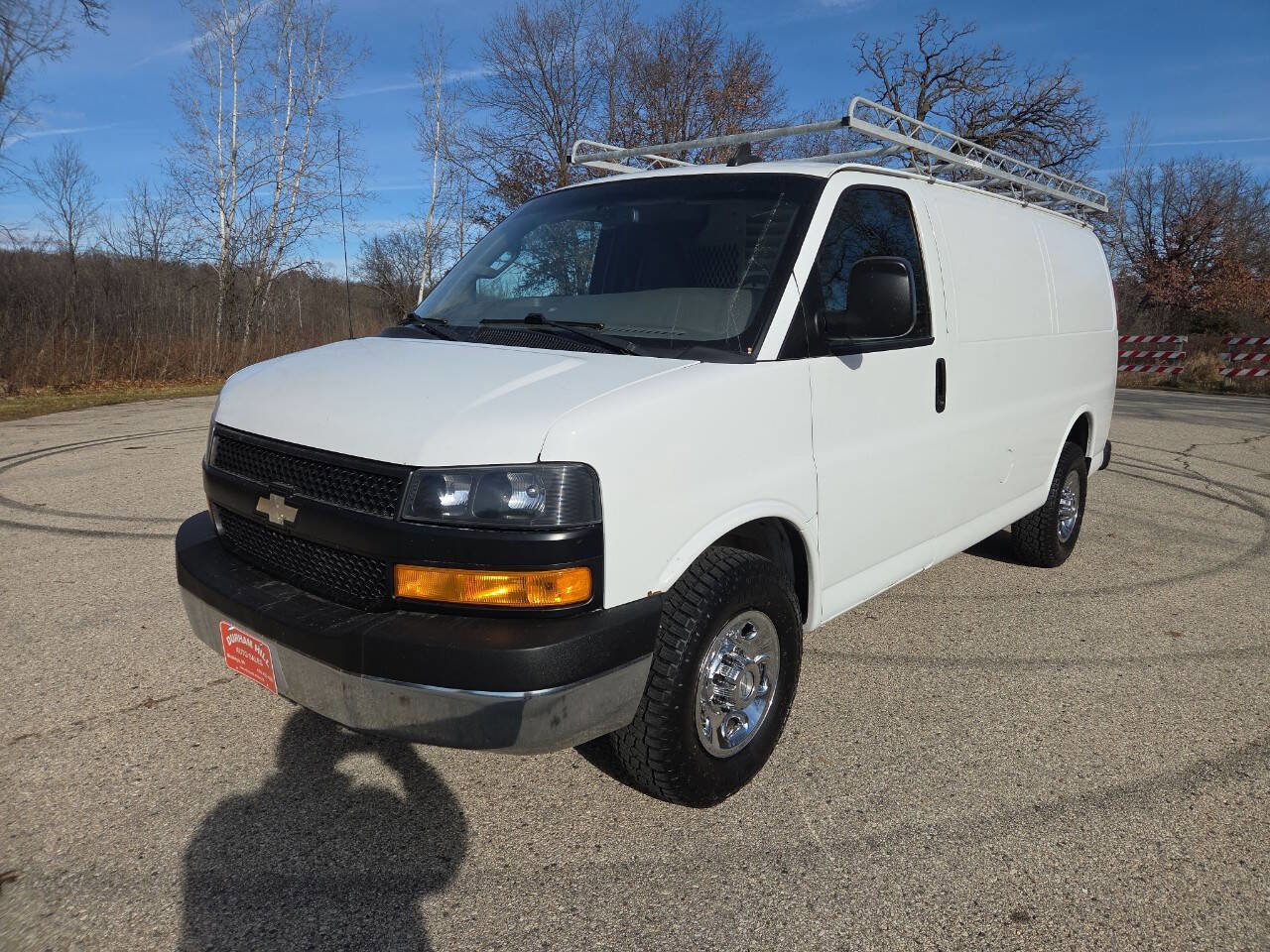 Used 2019 Chevrolet Express 3500 w/ Driver Convenience Package image 2
