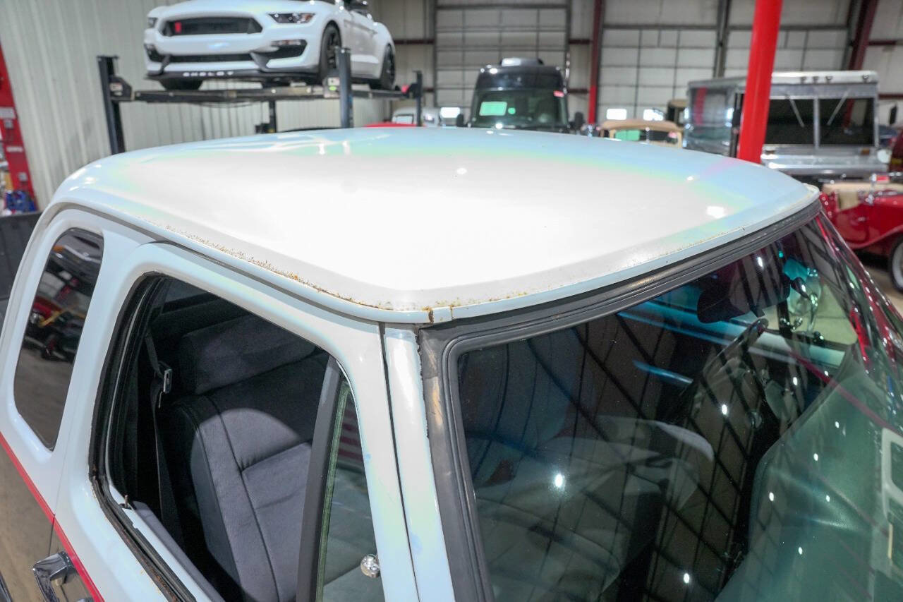 Used 1992 Dodge D/W Truck 250 image 19