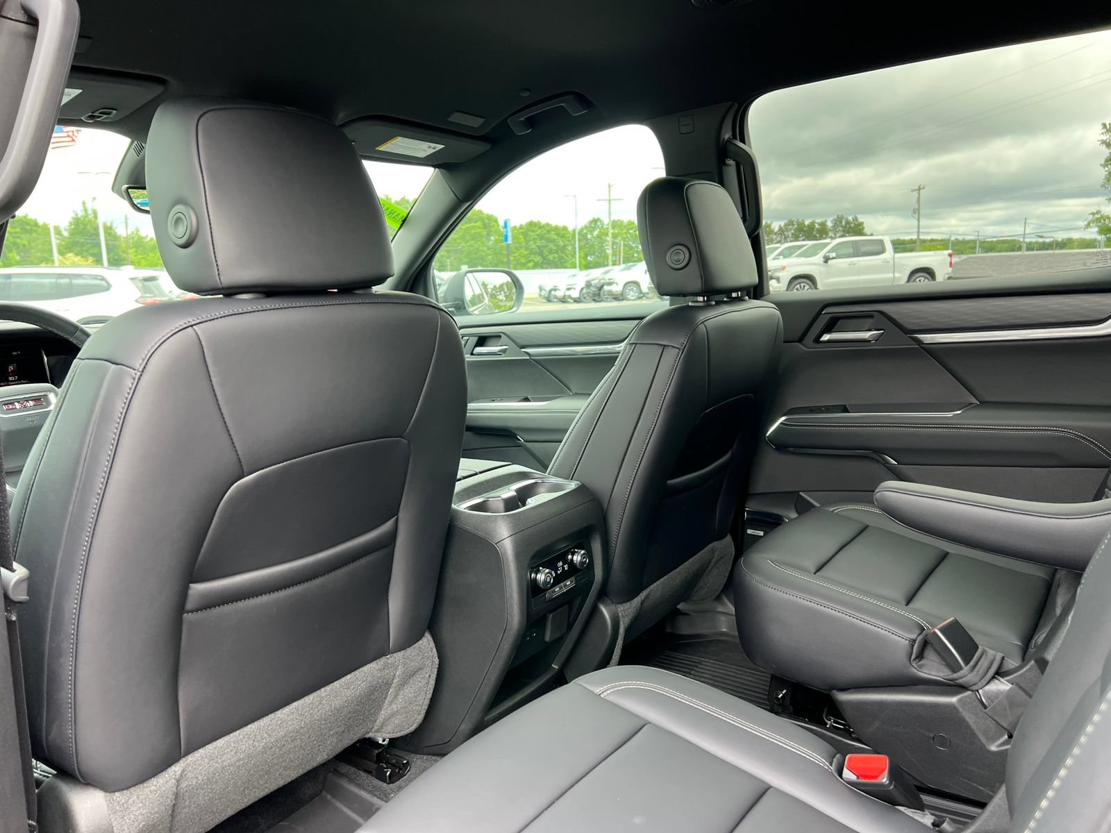 New 2026 GMC Acadia Elevation w/ Black Edition AWD/4WD image 39