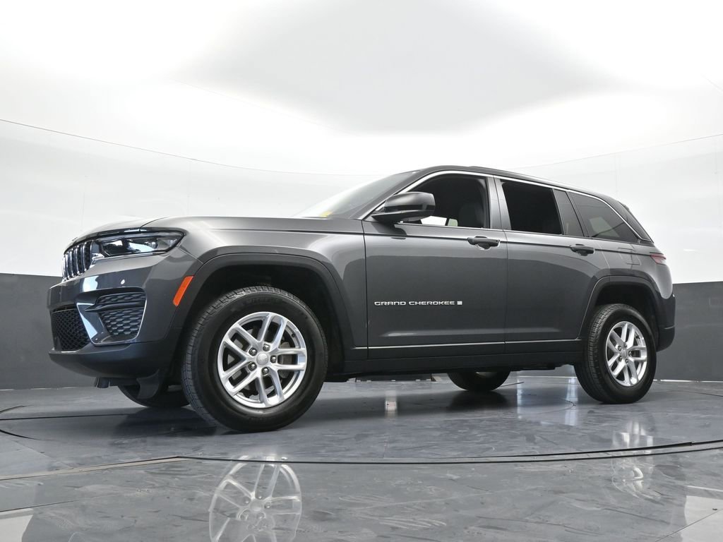 Used 2025 Jeep Grand Cherokee Laredo X RWD image 54