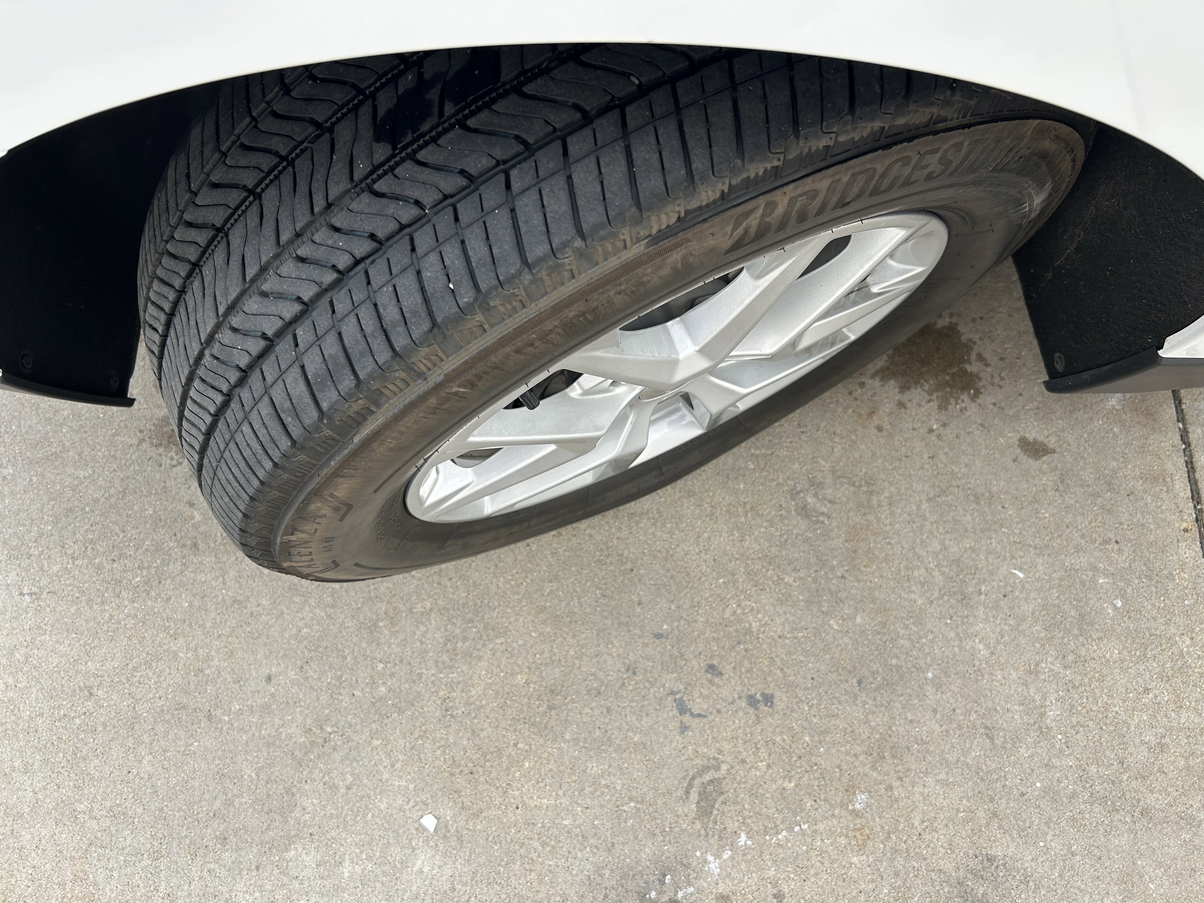 Used 2023 Chevrolet Equinox LT w/ Driver Convenience Package image 10