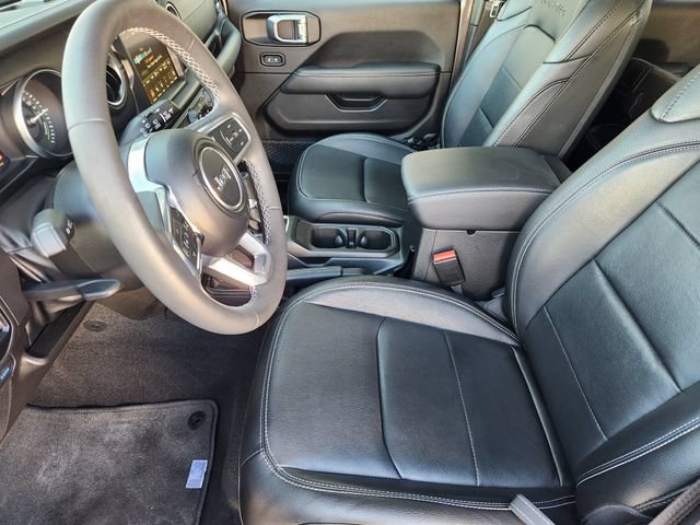 Used 2023 Jeep Wrangler Unlimited Sahara AWD/4WD image 4