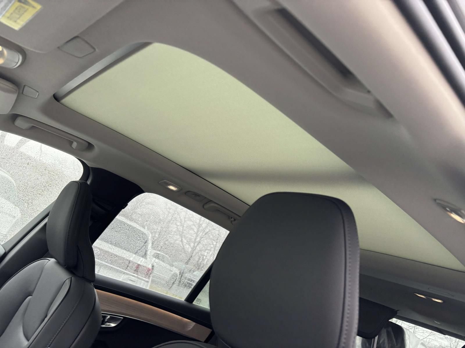 New 2026 Volvo XC90 B6 Plus w/ Protection Package Premier AWD/4WD image 25