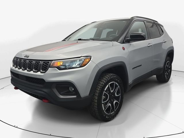 Used 2024 Jeep Compass Trailhawk AWD/4WD image 5