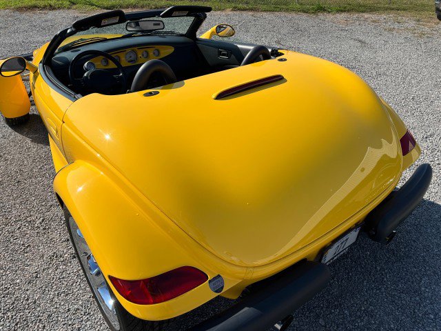 Used 2002 Chrysler Prowler image 17