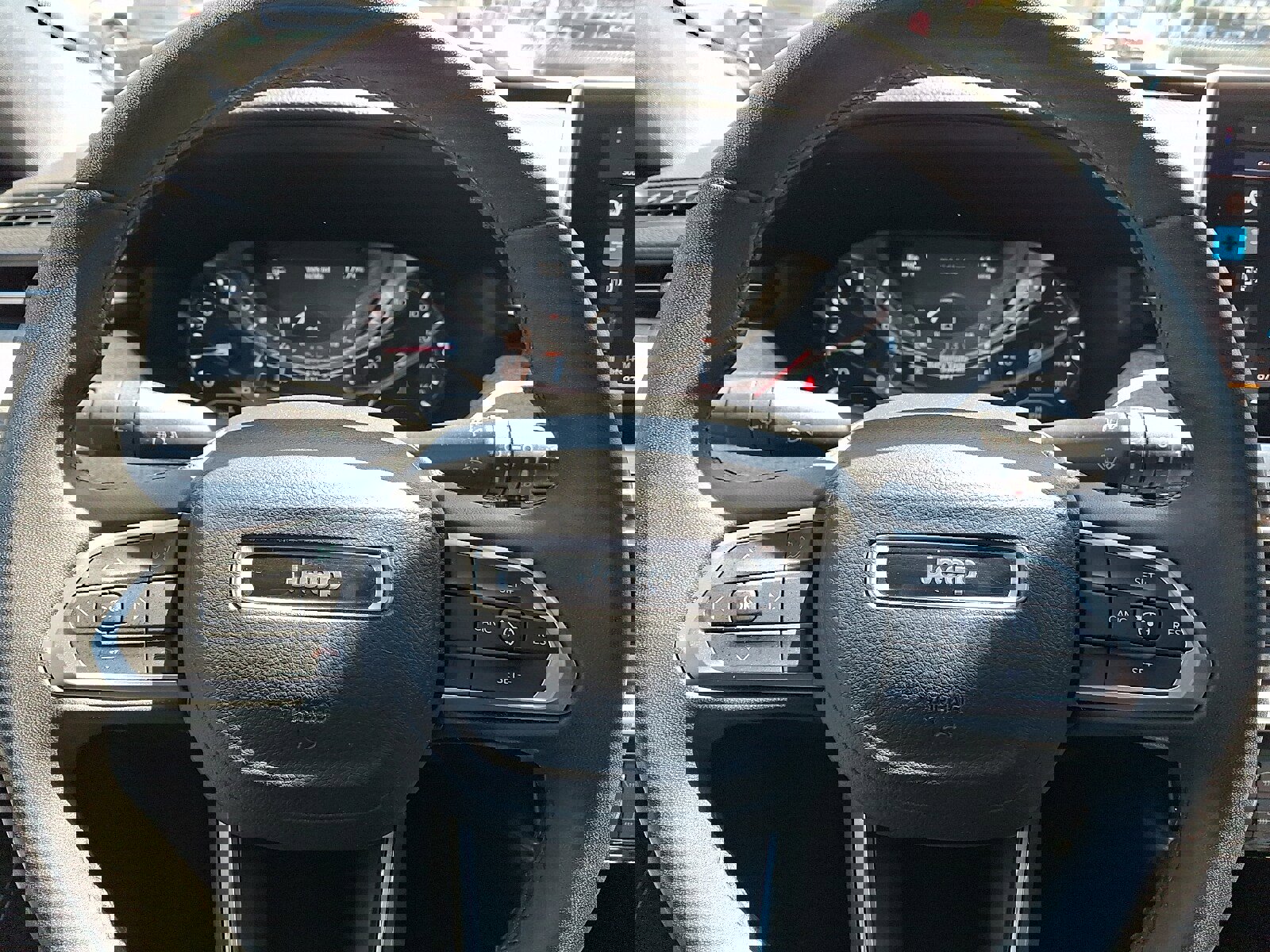 Used 2024 Jeep Compass Latitude image 18