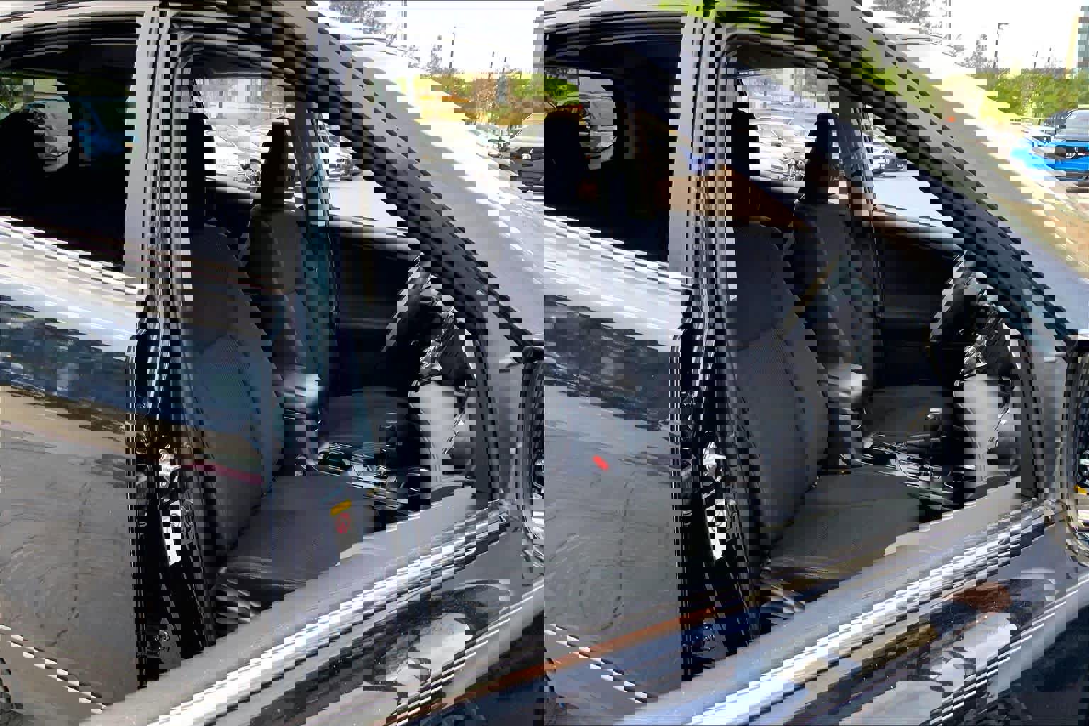 Used 2017 Toyota RAV4 LE FWD image 8