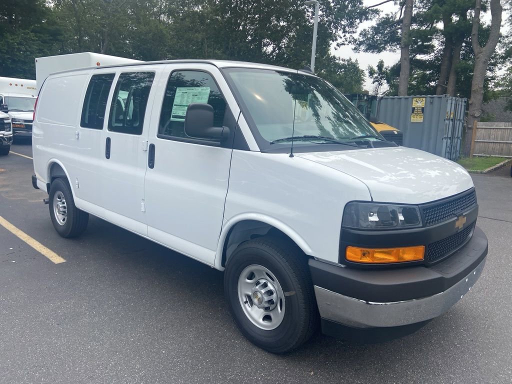 New 2025 Chevrolet Express 2500 Work Van w/ Driver Convenience Package